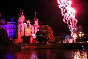 Feuerwerk am Schweriner Schloss.